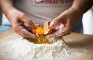 Small group Pasta and Tiramisu class in Florence