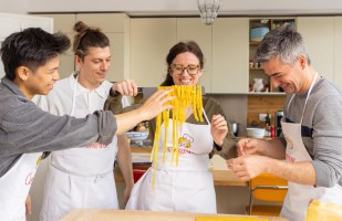 Small group Pasta and Tiramisu class in Florence